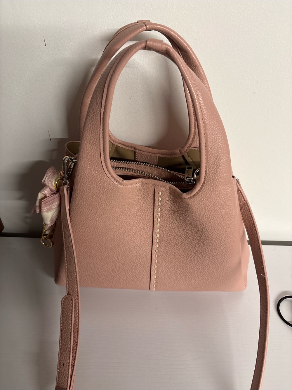 Women’s Blush Pink Leather Shoulder Bag